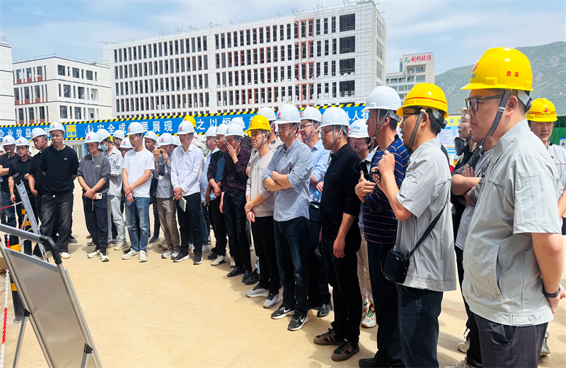 2025年4月17日，由莆田市涵江区住房和城乡建设局主办、六合联盟三建承办的钢筋安装工程质量防控现场交流会在联东U谷·涵江海峡智造产业谷一期成功召开。